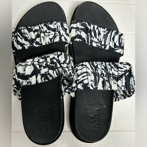 Sorel Women's Roaming Two Strap Slide Sandals Black White